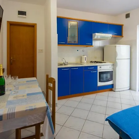 Apartmani Vranjes Podgora Exterior photo