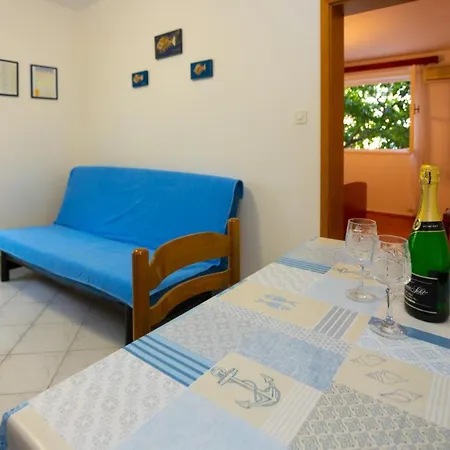 Apartmani Vranjes Podgora Exterior photo