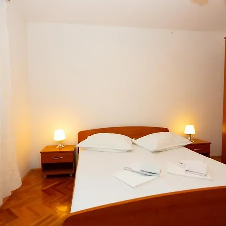 Apartmani Vranjes Podgora Exterior photo