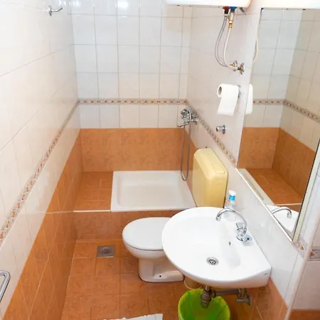 Apartmani Vranjes Podgora Exterior photo